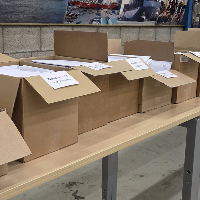 Geoliede machine in Loods M: Schetsen en kalenders op weg naar HVM ...